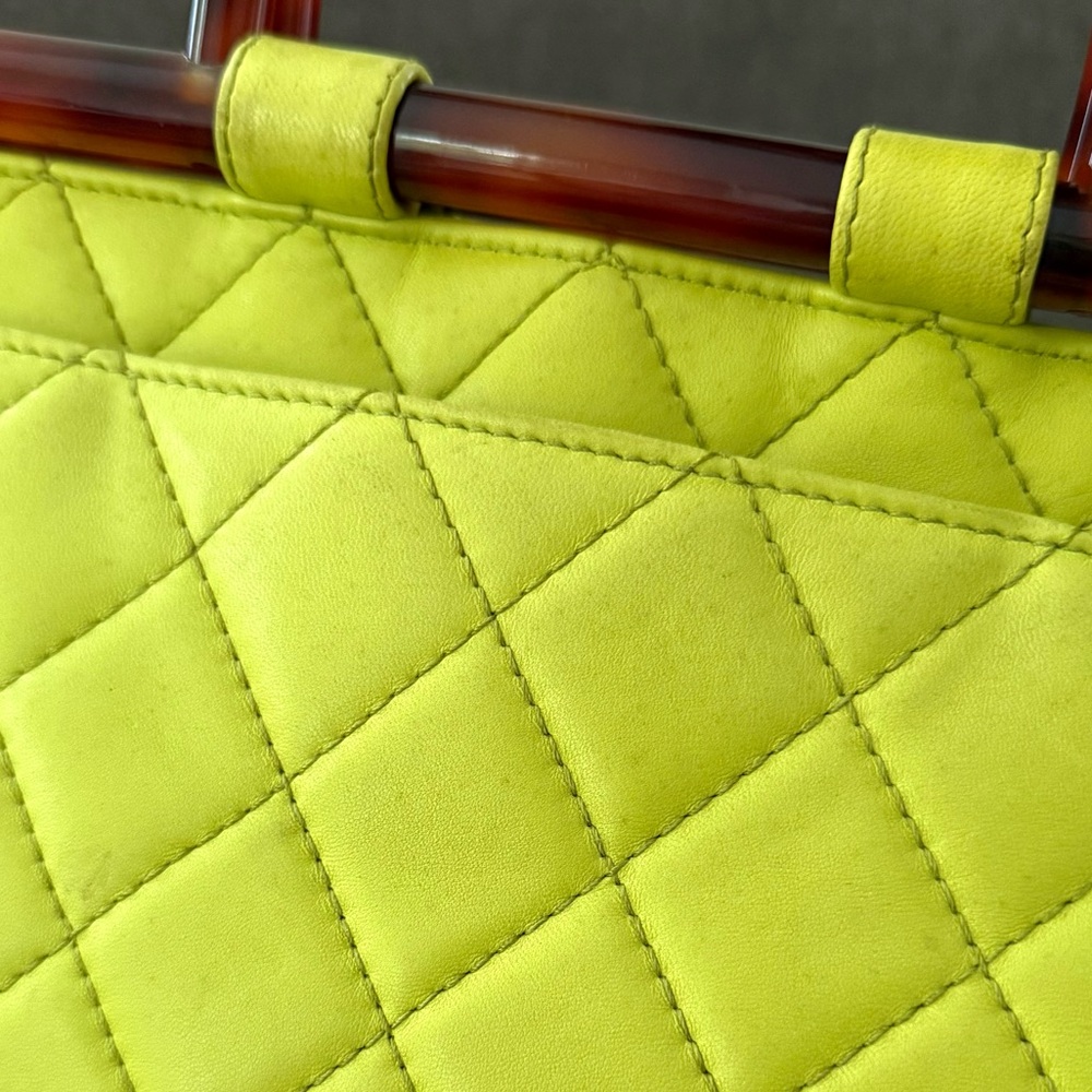 Authentic CHANEL Tortoise Top Handle Bag lime yellow leather guilted medium - Picture 7 of 16